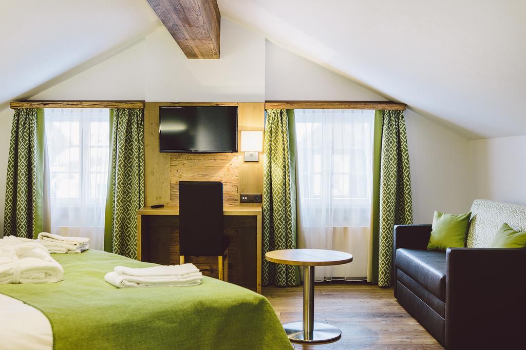 Hotel & Restaurant Zum Schwarzen Baeren Andermatt Kültér fotó