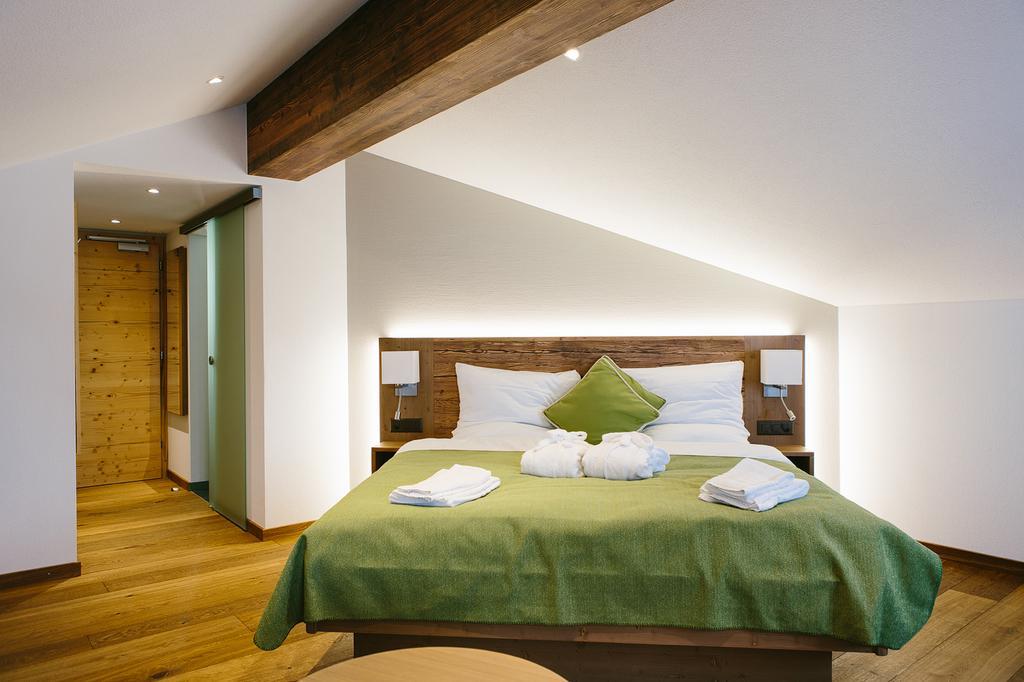 Hotel & Restaurant Zum Schwarzen Baeren Andermatt Kültér fotó